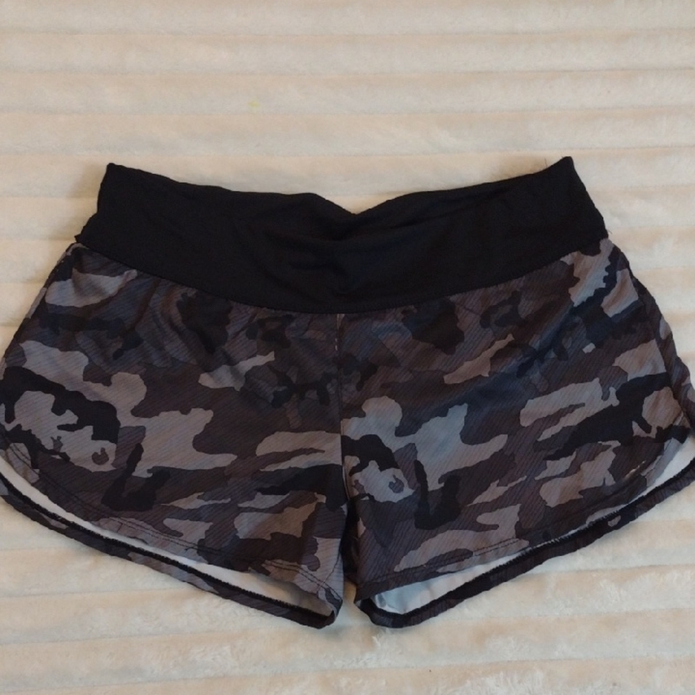 Nike Athletic Shorts Women S Black Grey Camo Logo Zip Pocket Liner